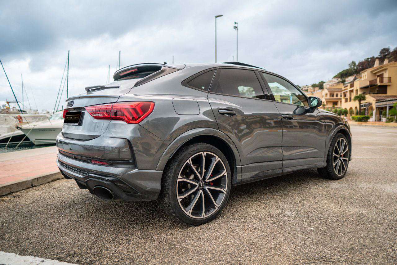 Audi RSQ3 sporty SUV for rent in Alicante – 2.5L turbo engine, 400 HP, quattro AWD performance.