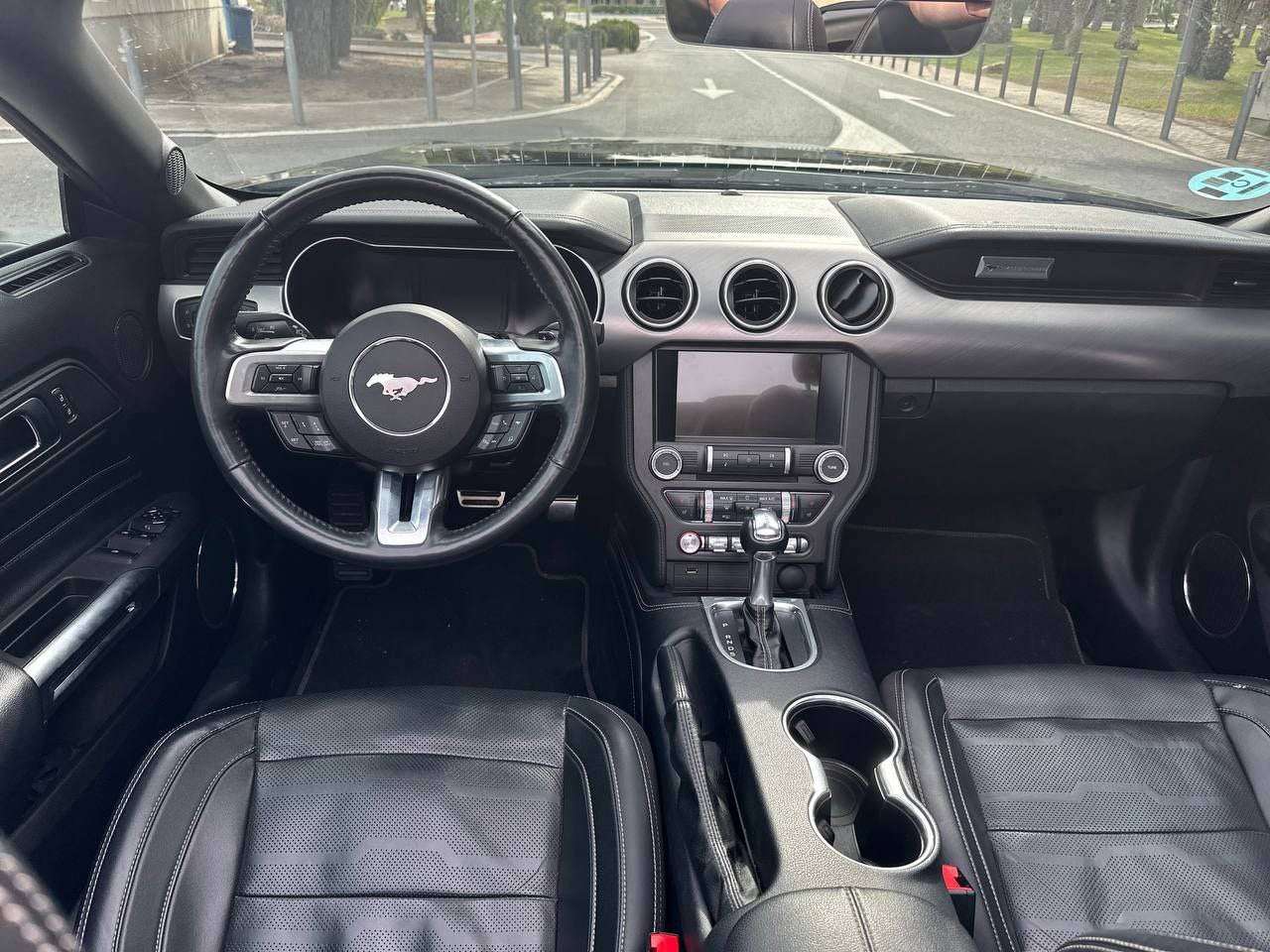 Ford Mustang GT 5.0 muscle car for rent in Alicante β V8 engine, automatic, iconic design.