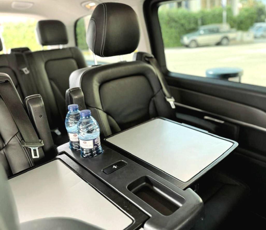 Mercedes-Benz V-Class 250d Exclusive Large luxury minivan for rent in Alicante β premium spacious interior, leather seats, diesel engine.