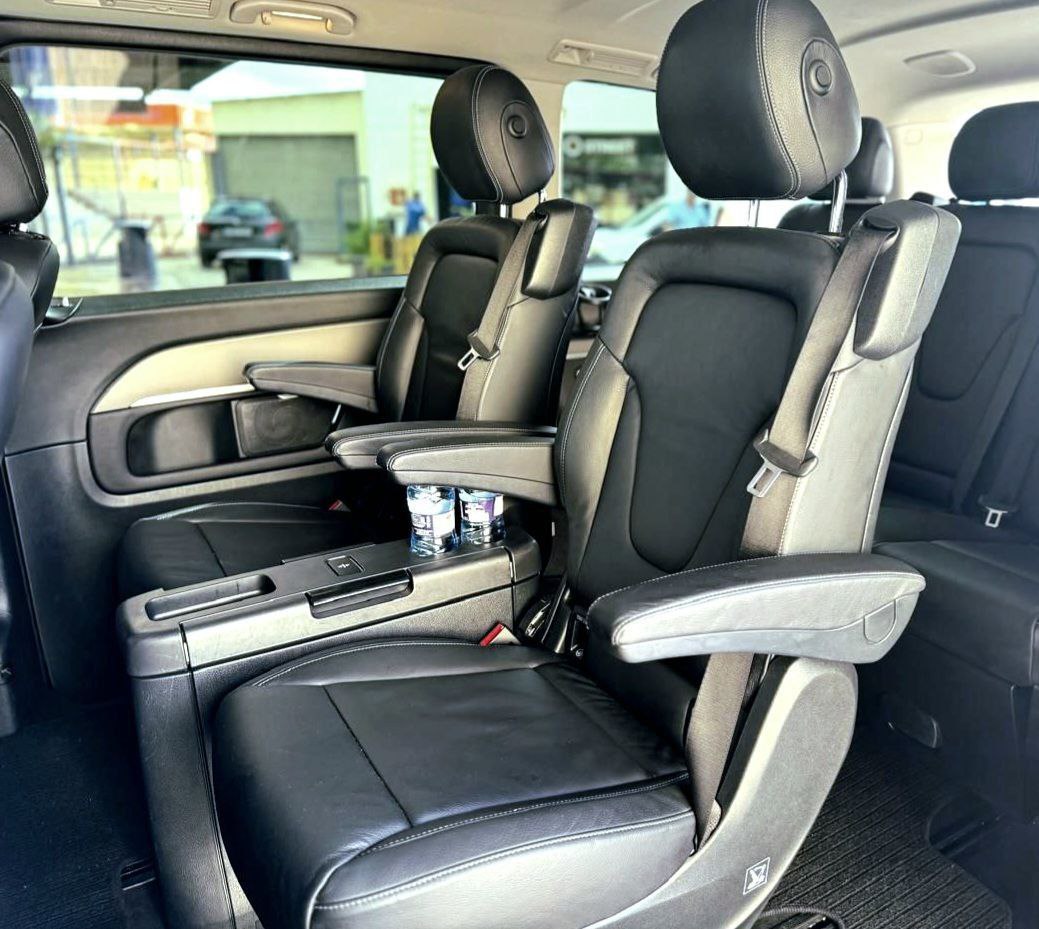 Mercedes-Benz V-Class 250d Exclusive Large luxury minivan for rent in Alicante β premium spacious interior, leather seats, diesel engine.