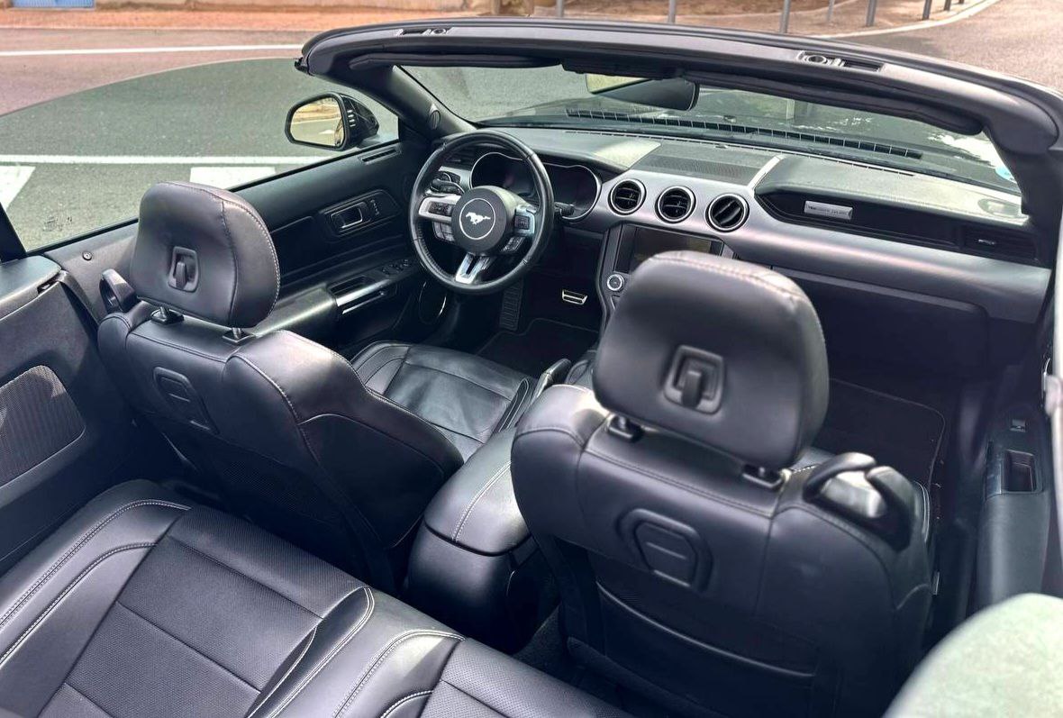Ford Mustang GT 5.0 muscle car for rent in Alicante β V8 engine, automatic, iconic design.