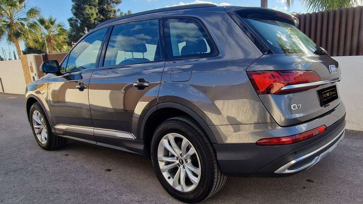 Audi Q7 55 TFSI luxury SUV for rent in Alicante β 3.0L V6 engine, quattro AWD, spacious premium interior.