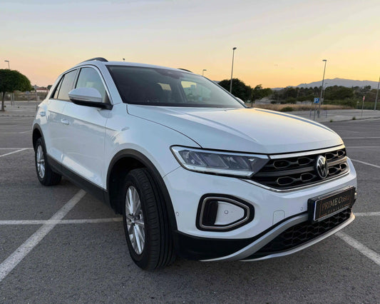 2024 White Volkswagen T-Roc front right corner, empty parking ir spain