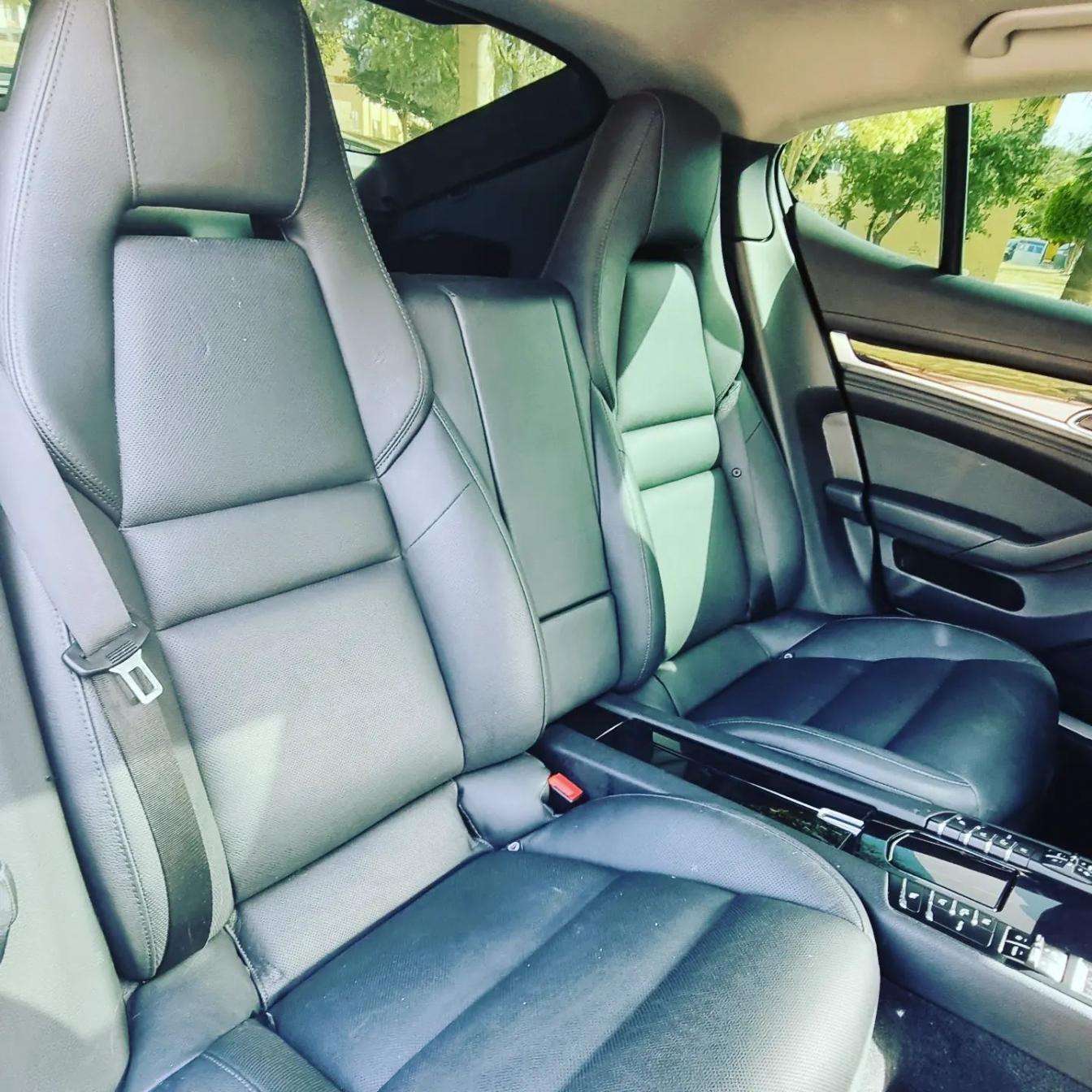 White Porsche Panamera 4 limousine for rent in Marbella – 3.6L engine, automatic 4WD luxury 4-seater.