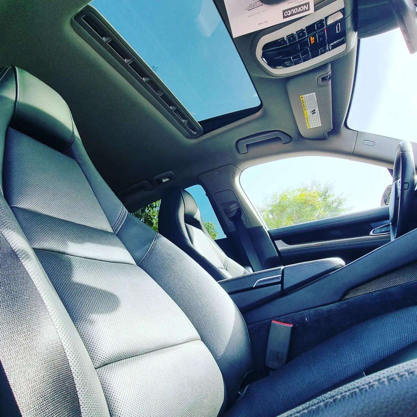 White Porsche Panamera 4 limousine for rent in Marbella – 3.6L engine, automatic 4WD luxury 4-seater.