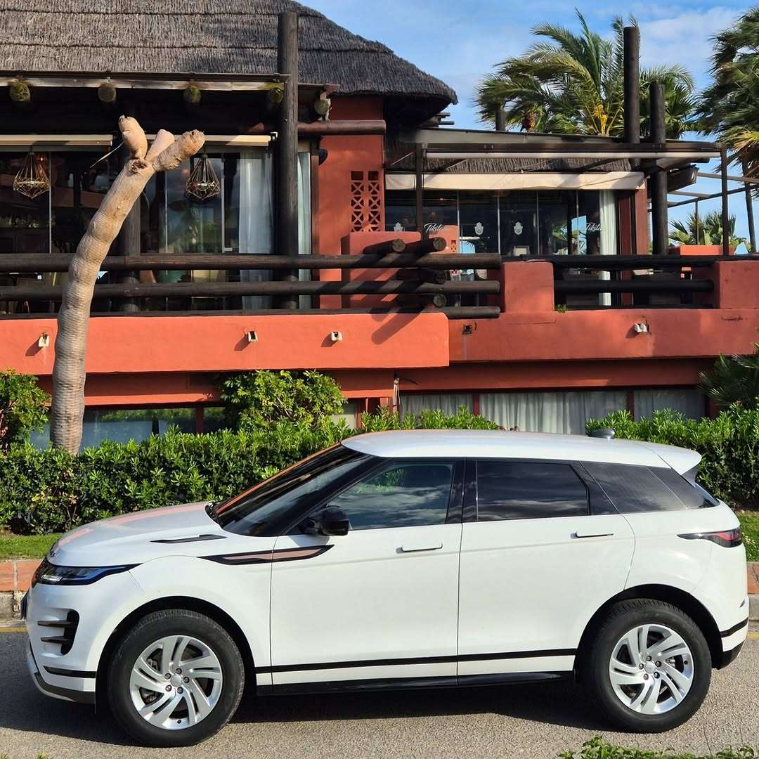 Range Rover Evoque compact luxury SUV for rent in Marbella – stylish design, automatic transmission.