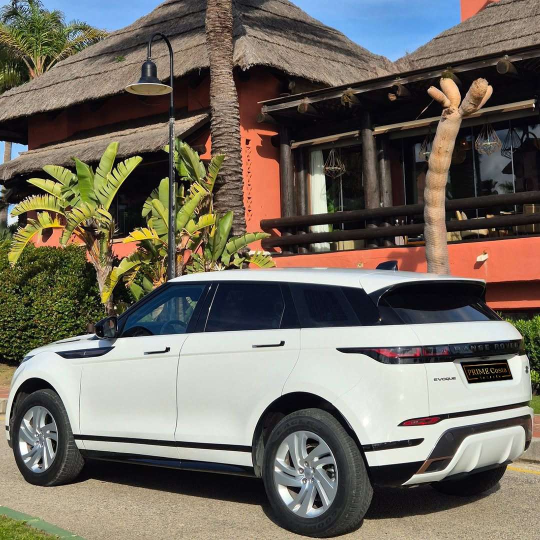 Range Rover Evoque compact luxury SUV for rent in Marbella – stylish design, automatic transmission.