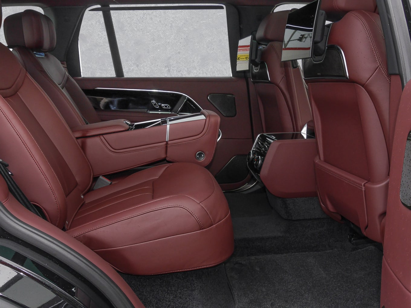 Black 2024 Range Rover Autobiography LWB parked in Marbella, available for rent from Prime Costa Rentals.
