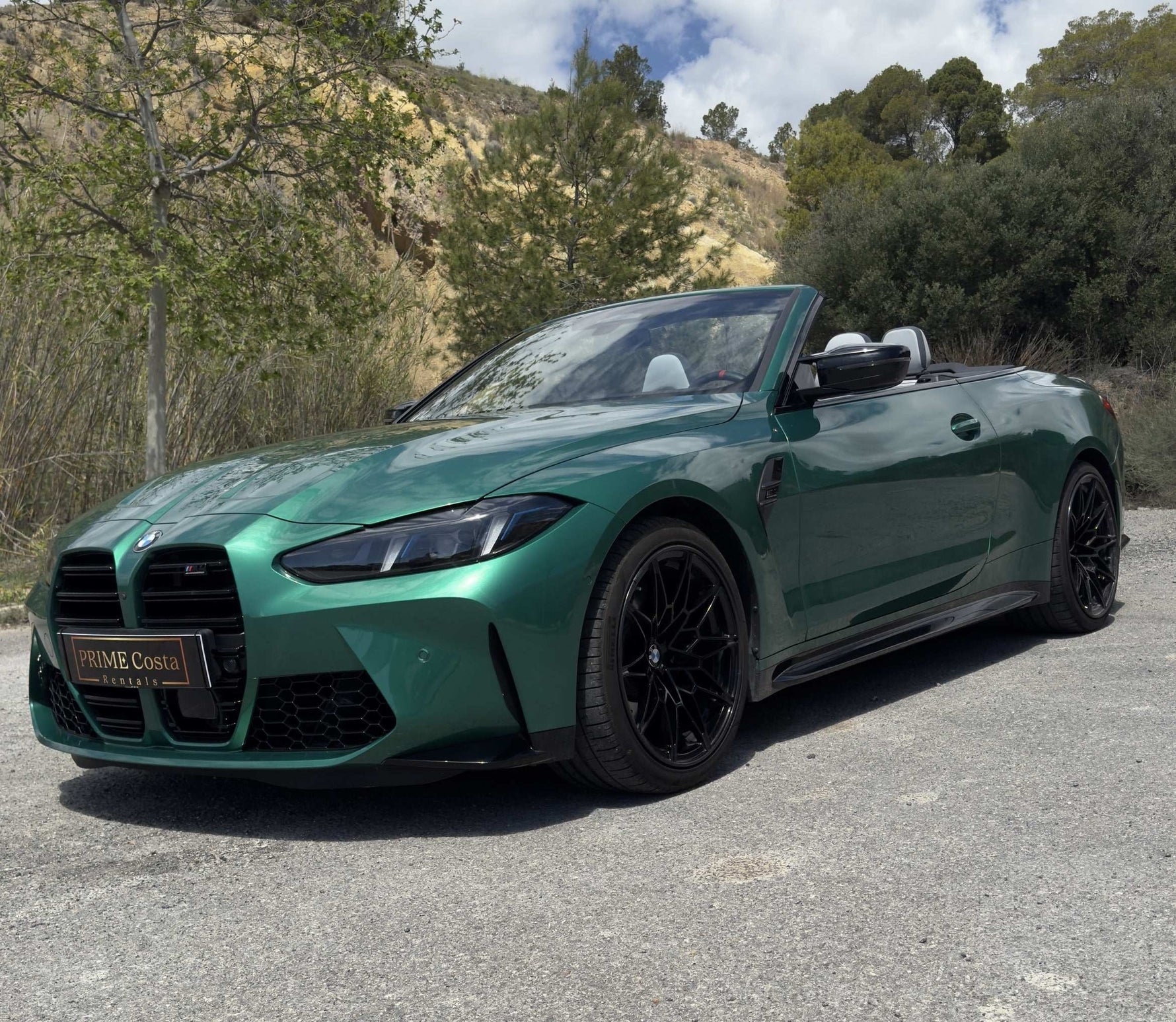 BMW M4 Competition Cabrio sports convertible for rent in Alicante – 510 HP, 3.7s 0–100 km/h, xDrive AWD, open-top driving.