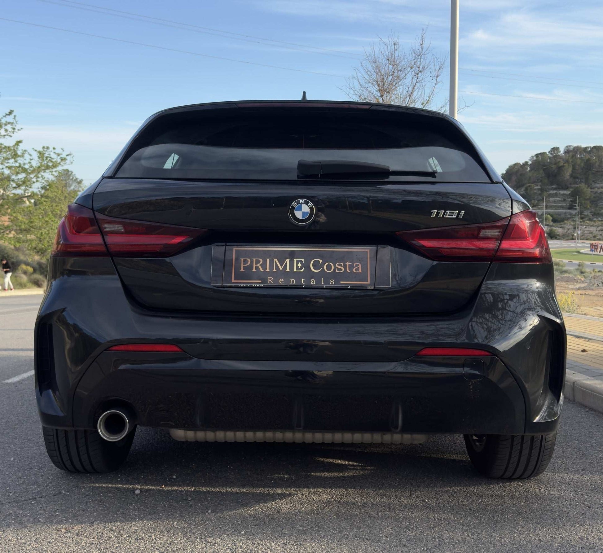 BMW 118 M Package sporty hatchback for rent in Benidorm – 1.5L turbo, compact and premium.