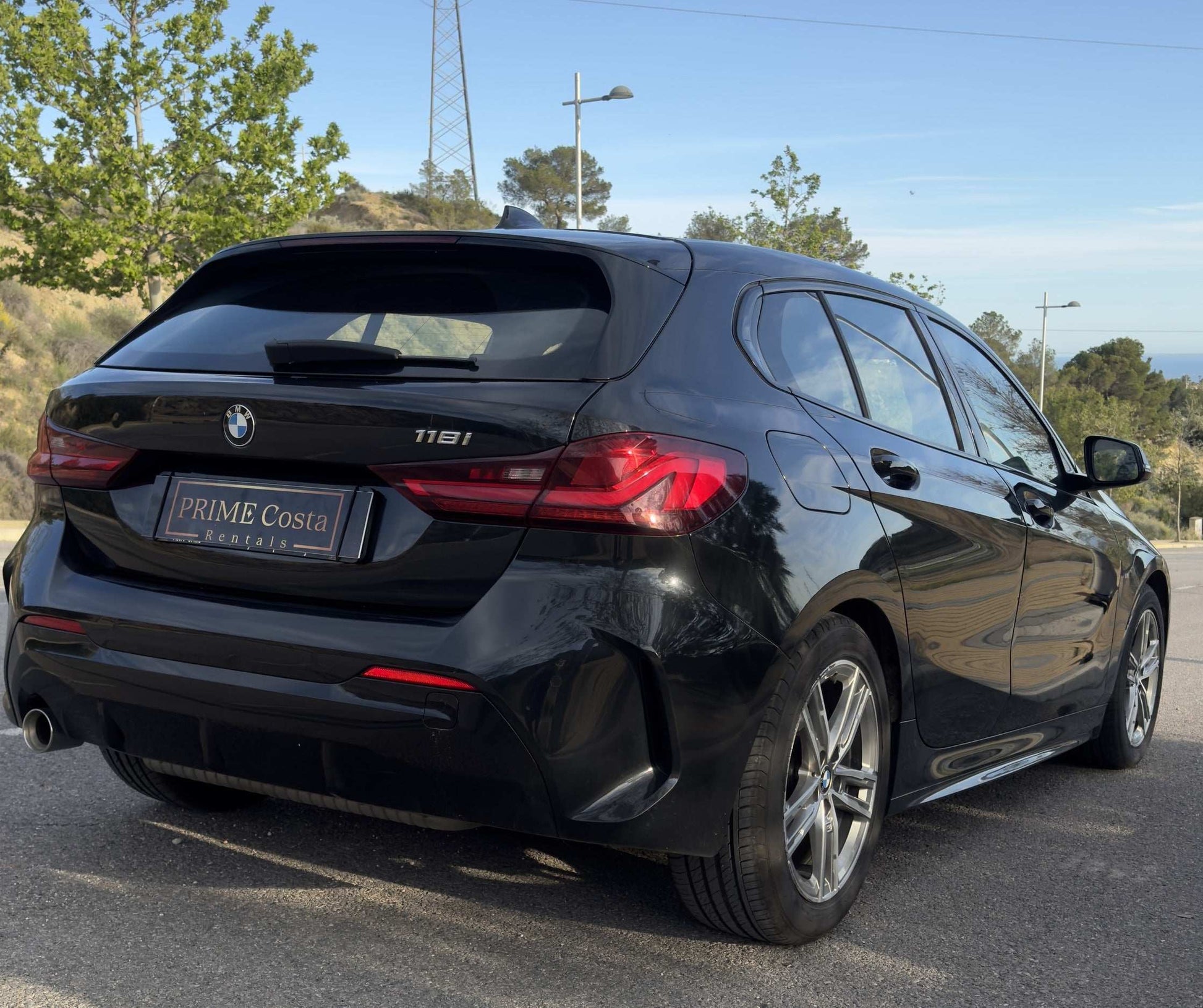 BMW 118 M Package sporty hatchback for rent in Benidorm – 1.5L turbo, compact and premium.