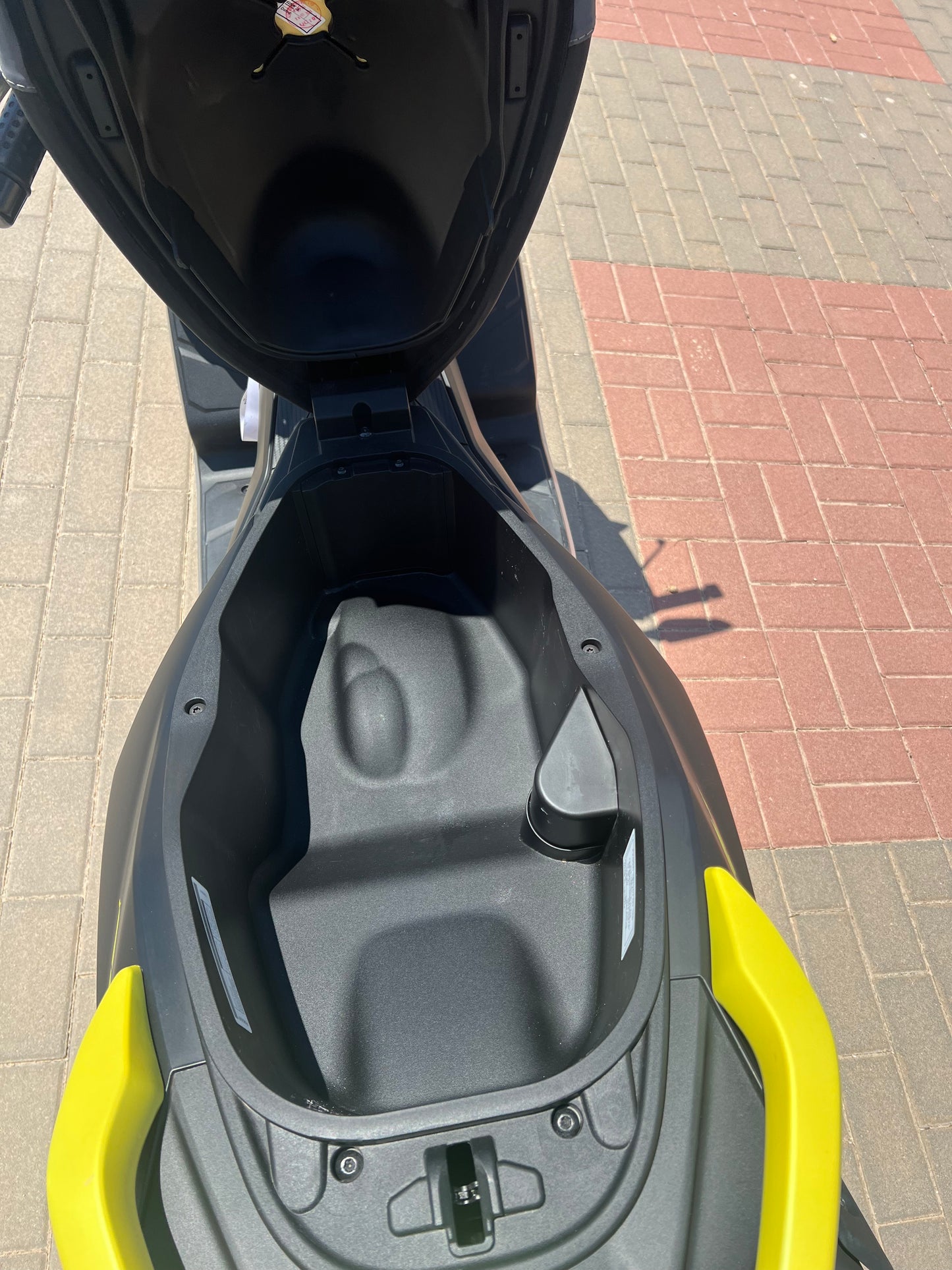 Aprilia SR GT 125 scooter for rent in Benidorm – Prime Costa Rentals