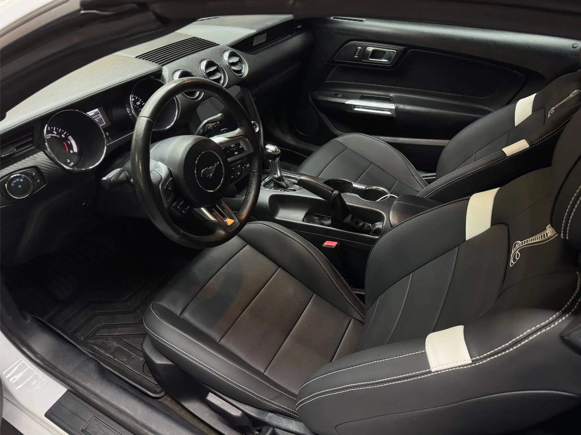 Ford Mustang Shelby convertible interior with sports seats and automatic transmission