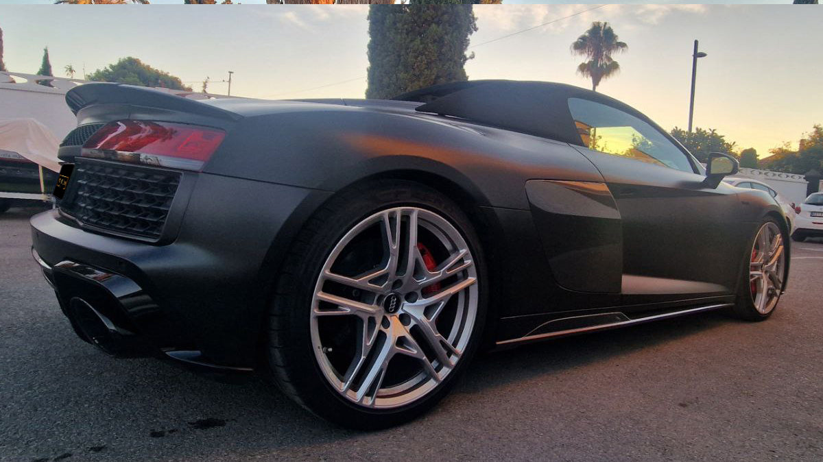 Audi R8 Cabriolet luxury convertible for rent in Alicante – V10 supercar, automatic transmission, open-top driving.