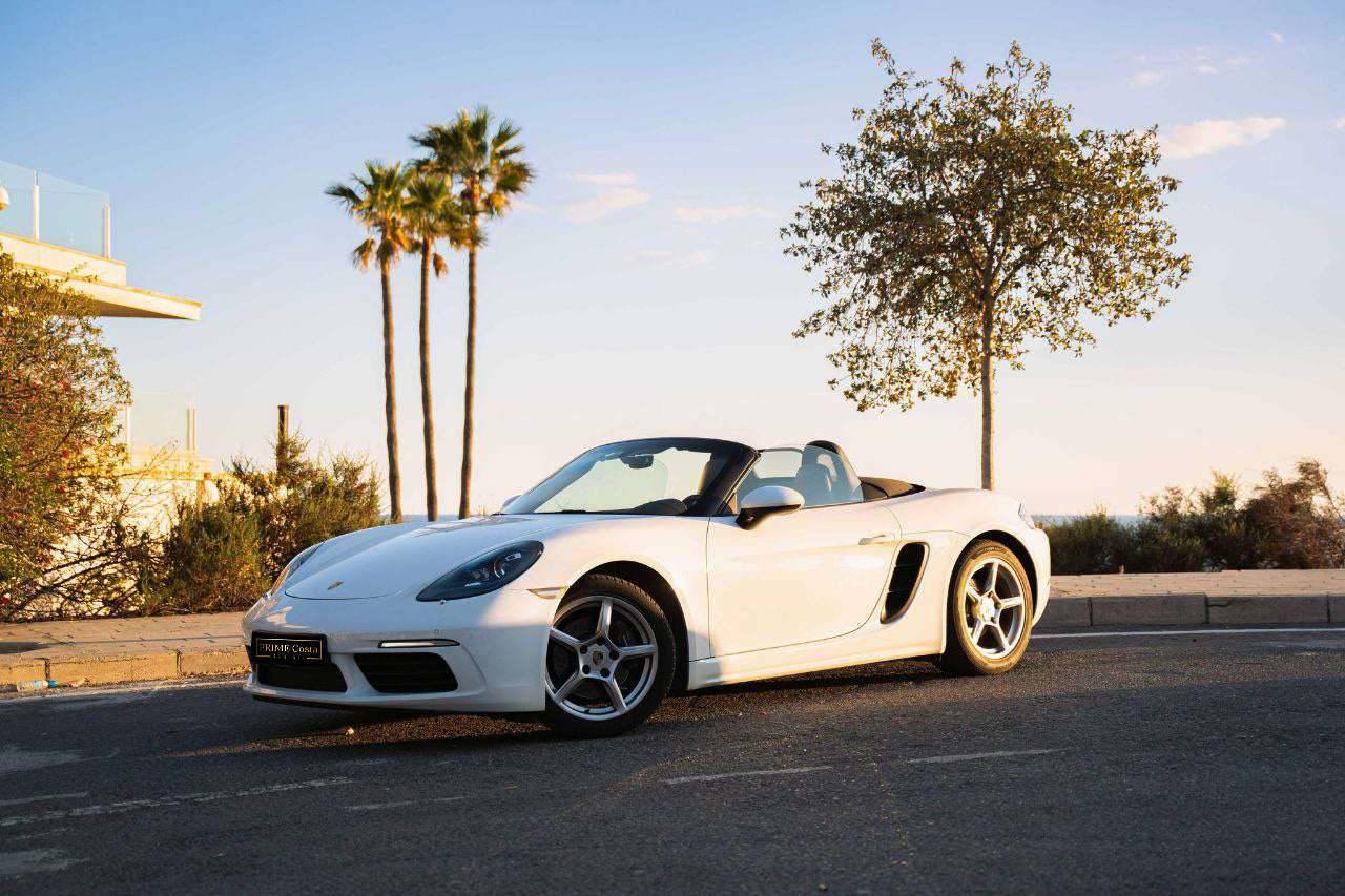 Porsche 911 Boxster convertible for rent in Alicante – luxury sports car, automatic, 2 seats.
