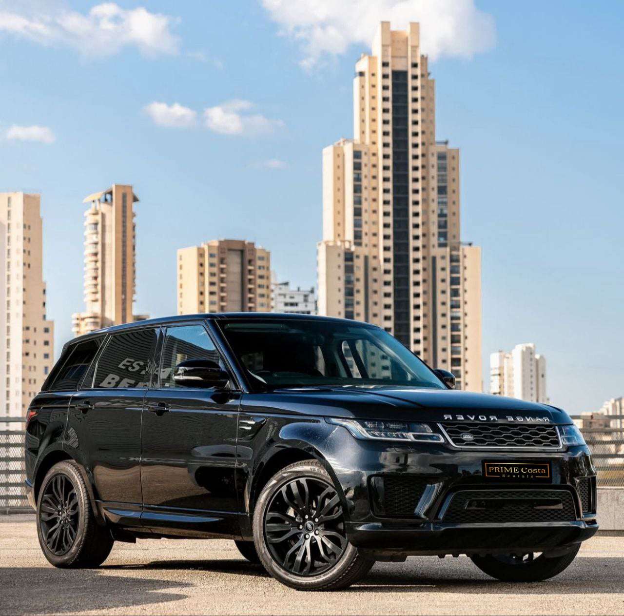 Range Rover Sport luxury SUV for rent in Alicante – petrol engine, AWD, premium interior.
