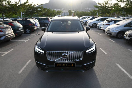 Volvo XC90 luxury SUV for rent in Alicante – 2021 model, AWD, leather interior, panoramic roof.

