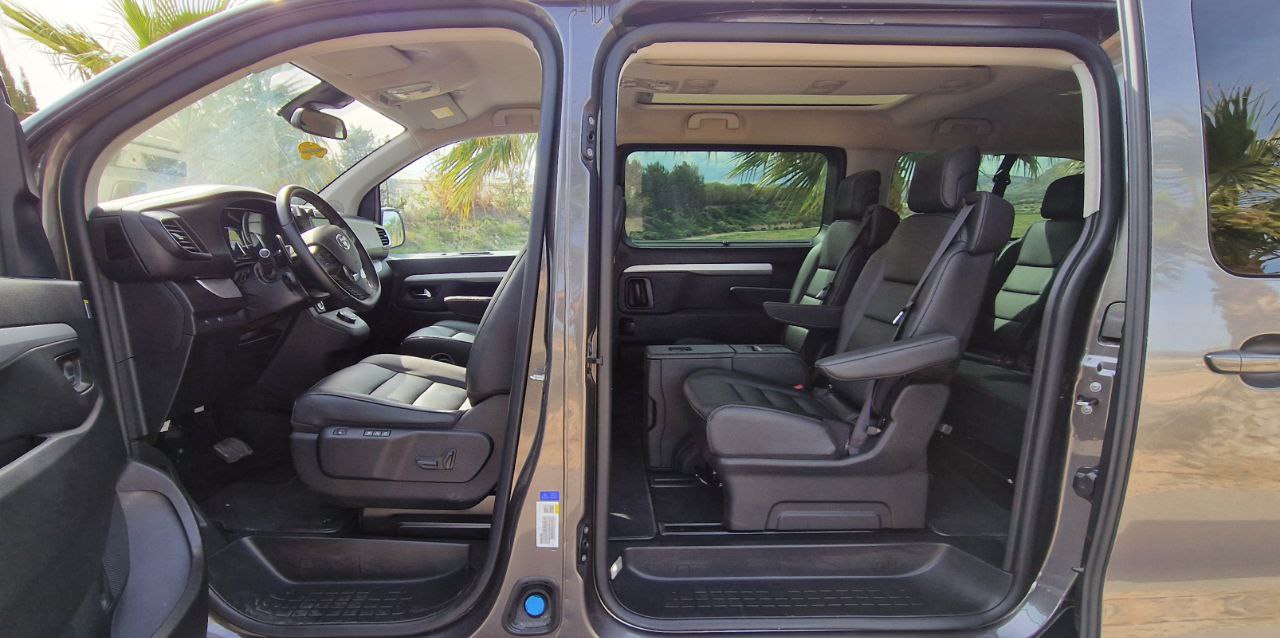 Toyota ProAce VIP luxury van for rent in Alicante – executive design, 250 km/day included.
