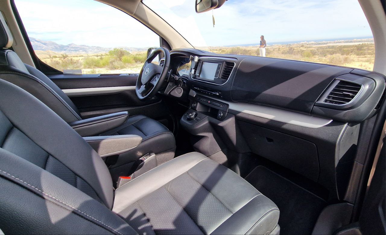Toyota ProAce VIP luxury van for rent in Alicante – executive design, 250 km/day included.
