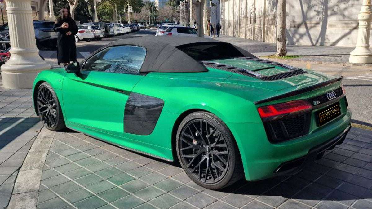 Audi R8 V10 sports car for rent in Alicante – luxury coupe, automatic, Quattro AWD, 0–100 km/h in 3.2 sec.