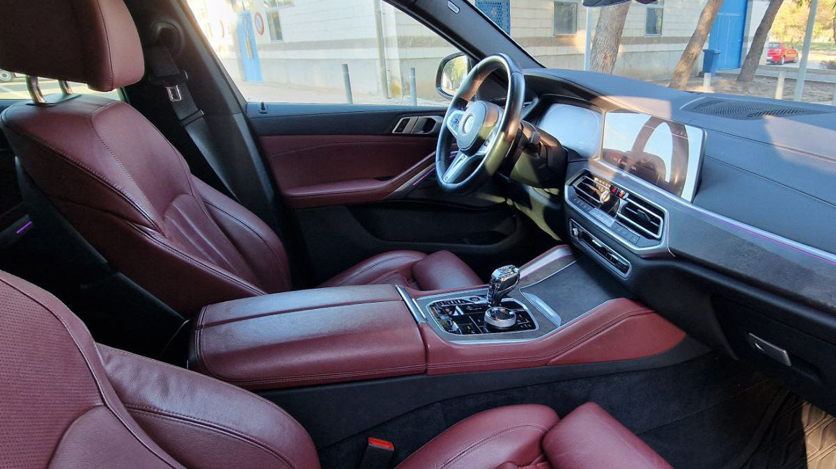 BMW X6 luxury sport SUV for rent in Alicante – premium design, dynamic performance, 5-seater.