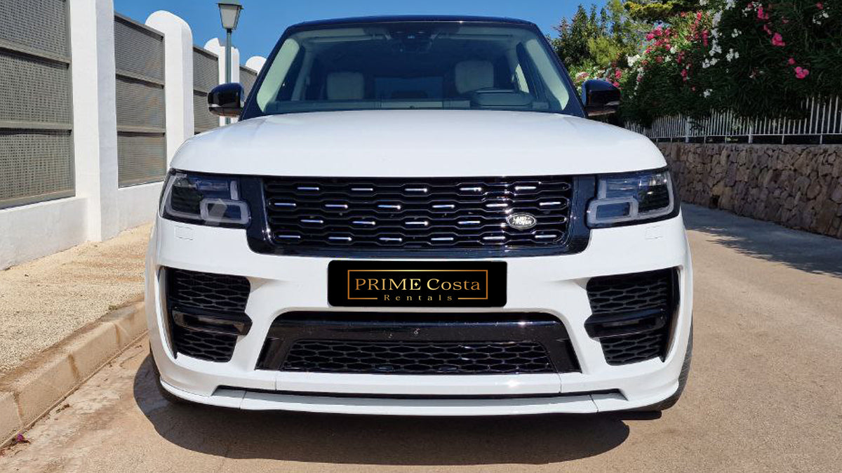 Range Rover Vogue luxury SUV for rent in Alicante – premium design, powerful engine, panoramic roof.