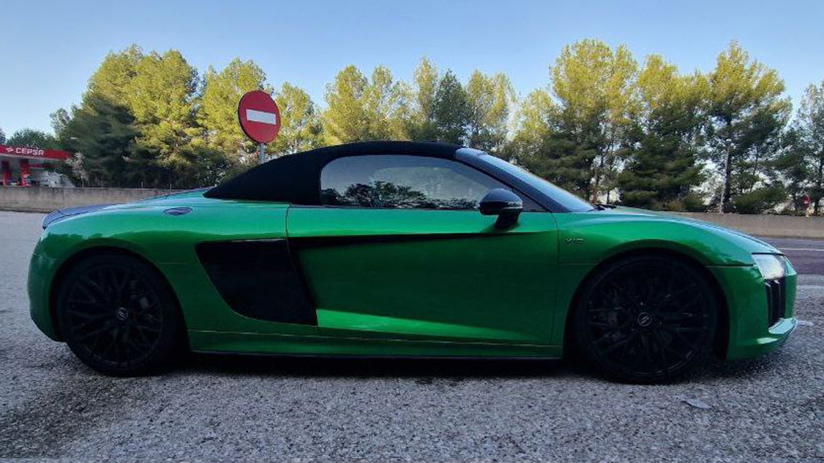 Audi R8 V10 sports car for rent in Alicante – luxury coupe, automatic, Quattro AWD, 0–100 km/h in 3.2 sec.